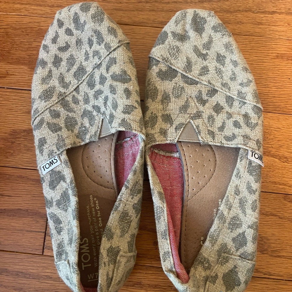 Toms